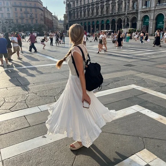 Ursula is going LIVE! - Picture 3 of 6